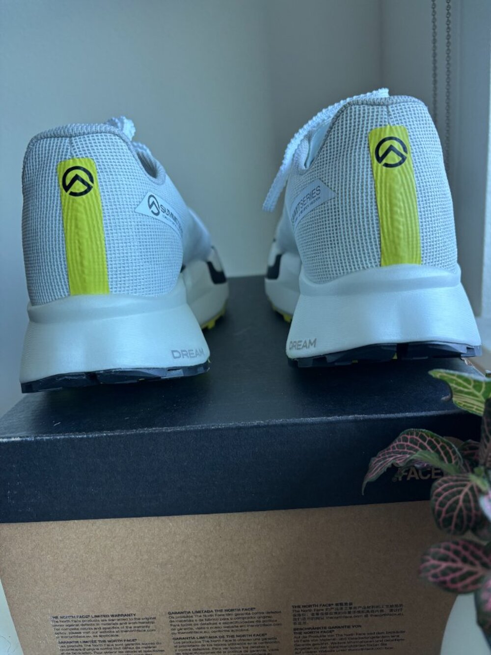 The North Face Summit VECTIV Pro 3 Unisex Shoes - White Mens Size 9.5 - Picture 8 of 9
